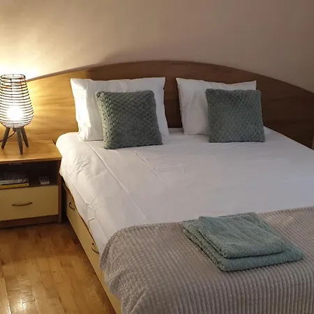 уютен дом на 15 минути от плажа 아파트 바르나