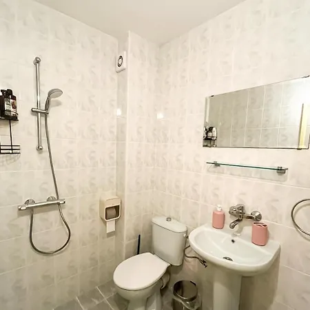 уютен дом на 15 минути от плажа Апартаменты *